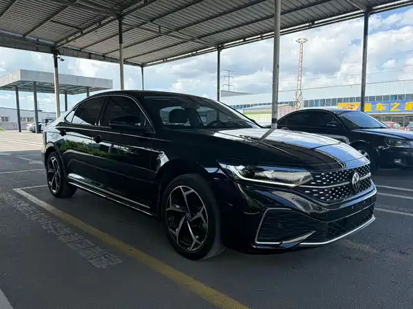 Volkswagen Passat 2024