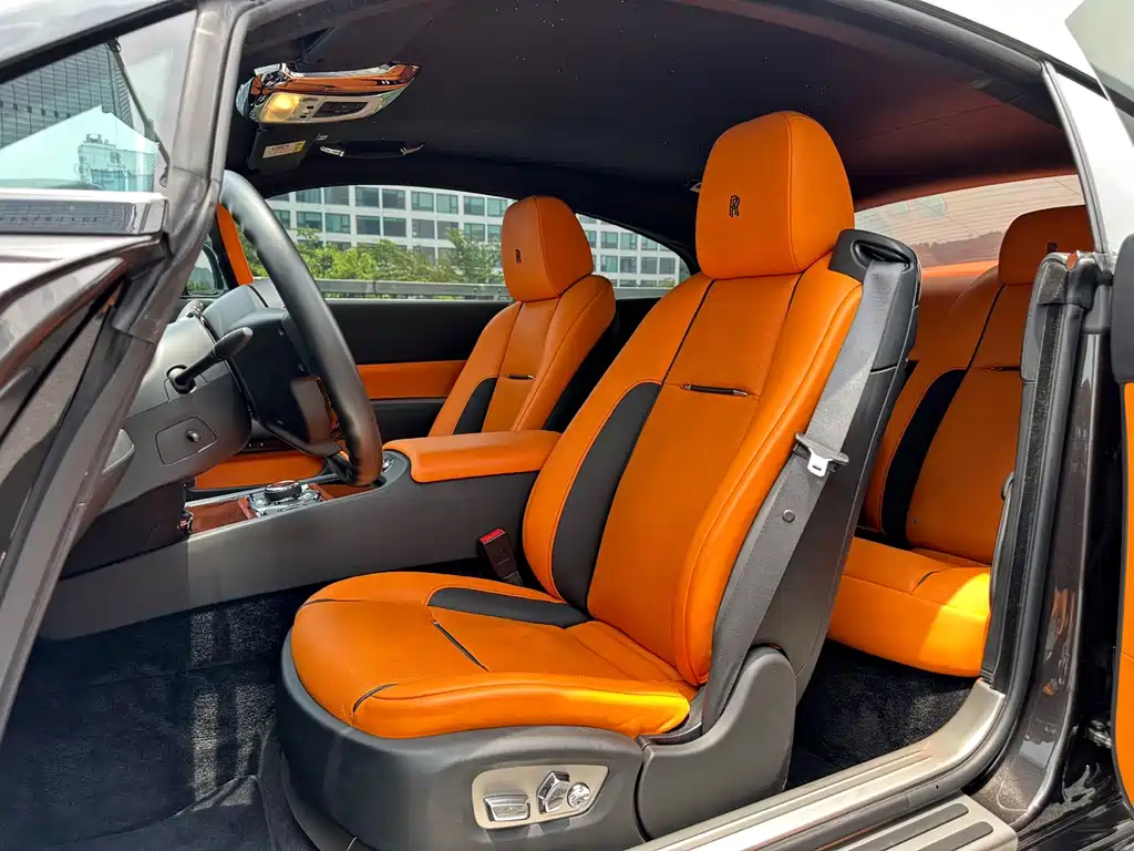 Rolls-Royce Phantom 2019 — фото 10