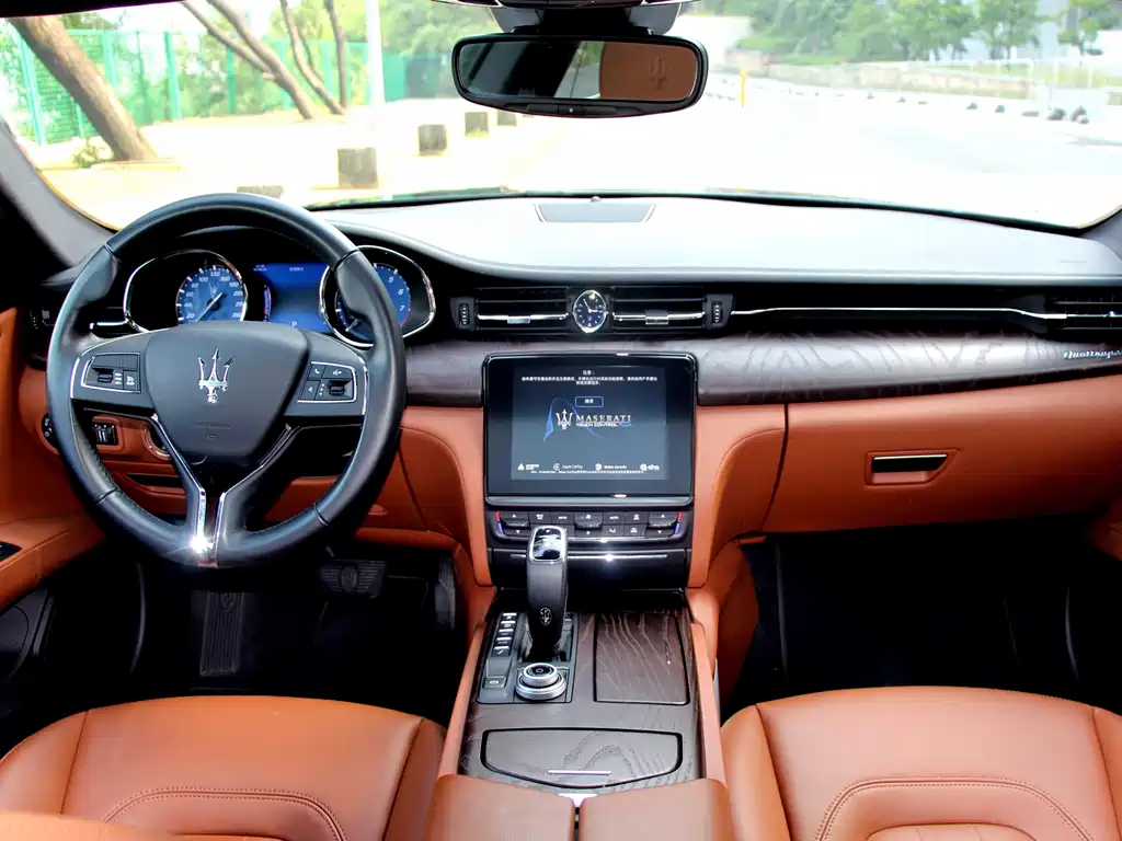 Maserati Quattroporte 2020 — фото 10