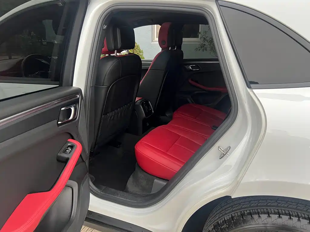 Porsche Macan 2019 — фото 23
