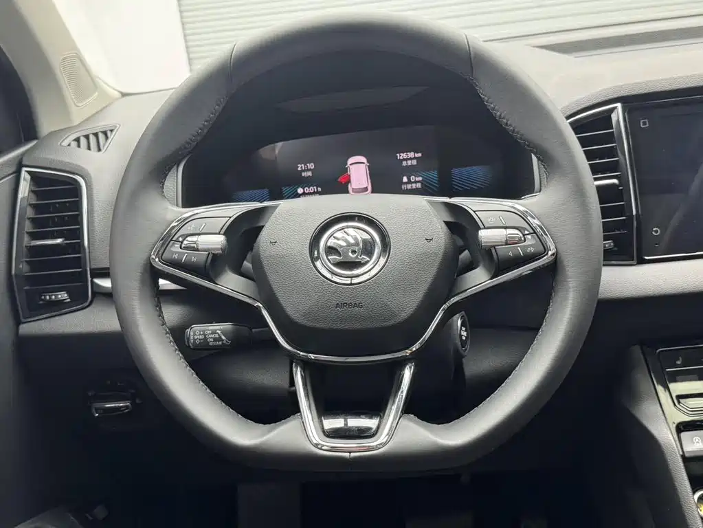 Skoda Karoq 2023 — фото 13