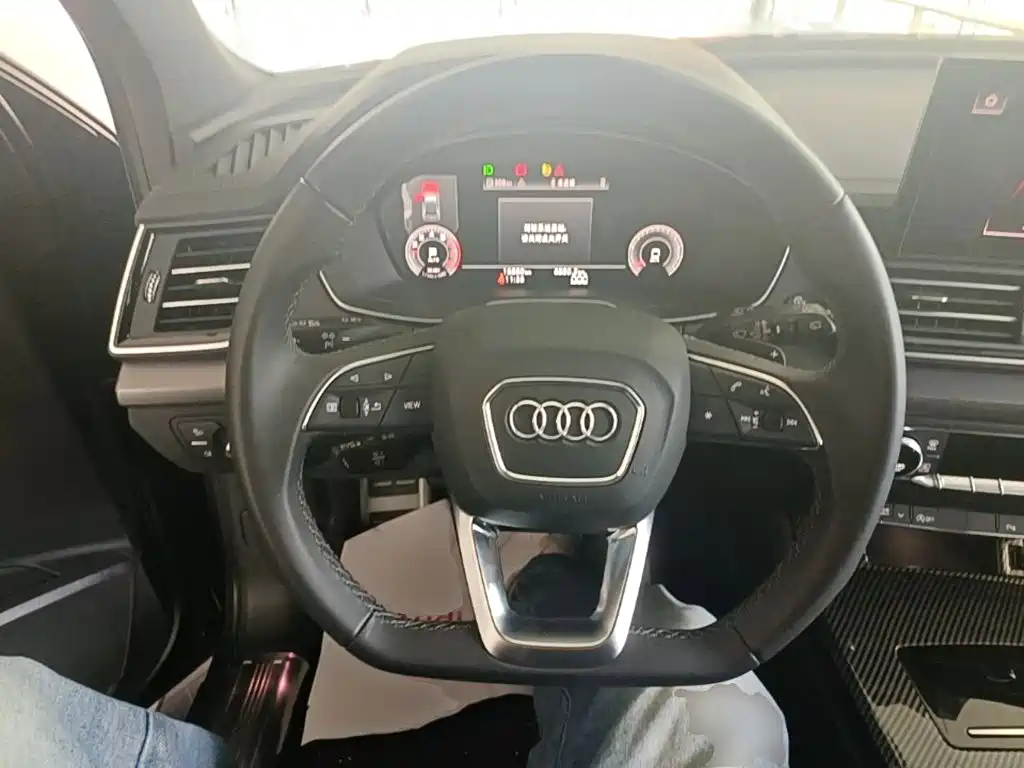 Audi Q5L 2025 — фото 11