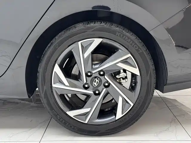 Hyundai Elantra 2024 — фото 13