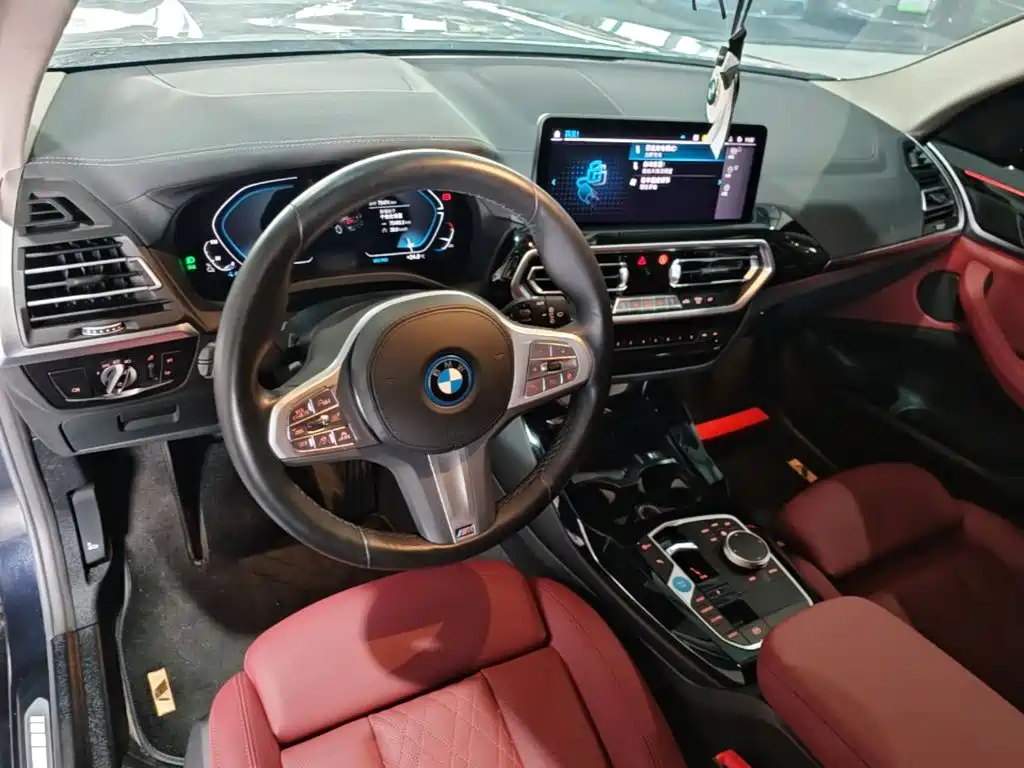 BMW iX3 2024 — фото 10