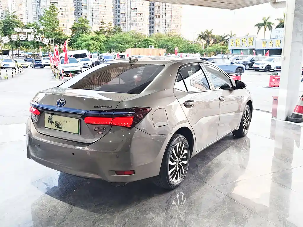 Toyota Corolla Hybrid 2021 — фото 4
