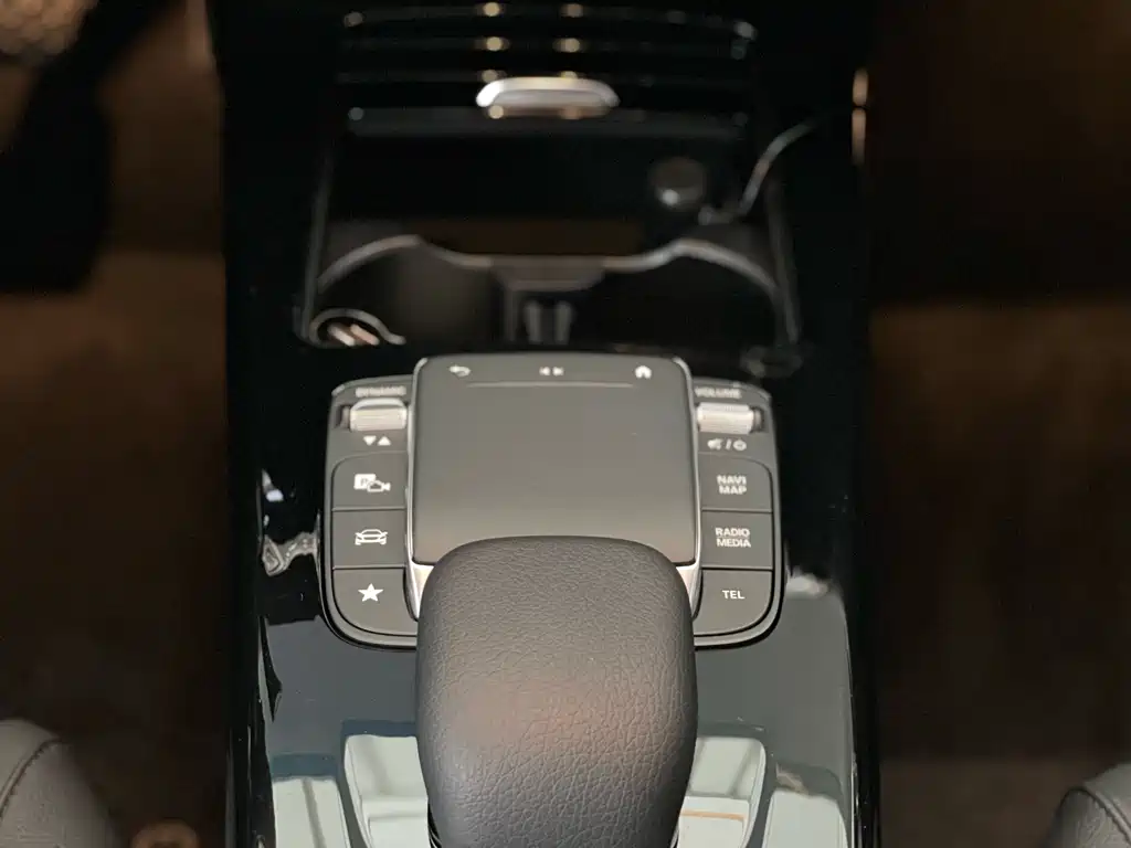 Mercedes-Benz A-Class 2022 — фото 13
