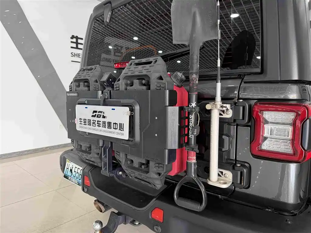 Jeep Wrangler 2021 — фото 18