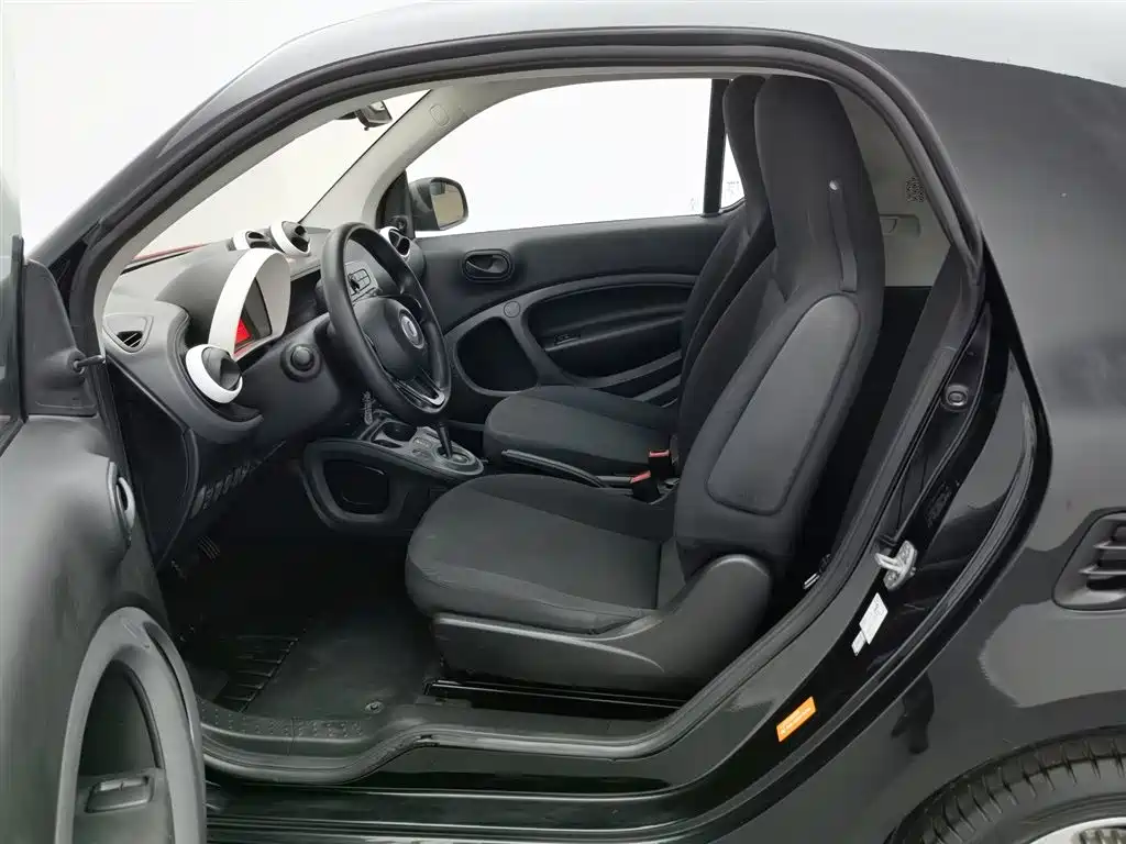 smart Fortwo 2017 — фото 10