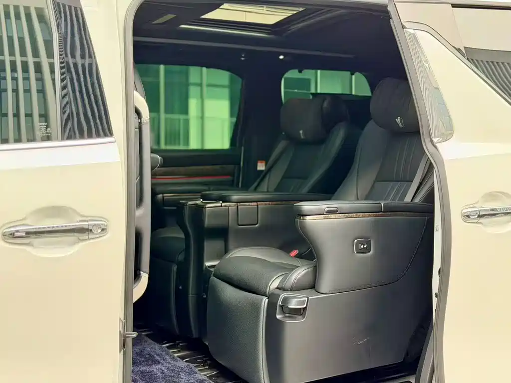 Toyota Vellfire 2023 — фото 5
