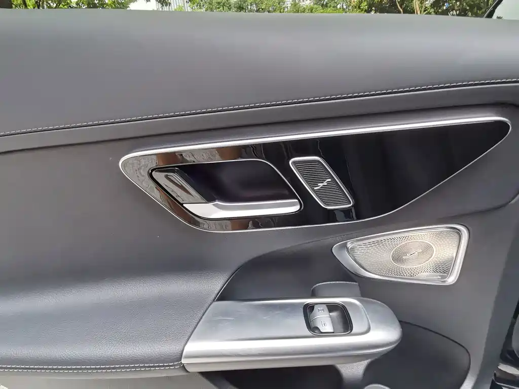 Mercedes-Benz C-Class 2023 — фото 19