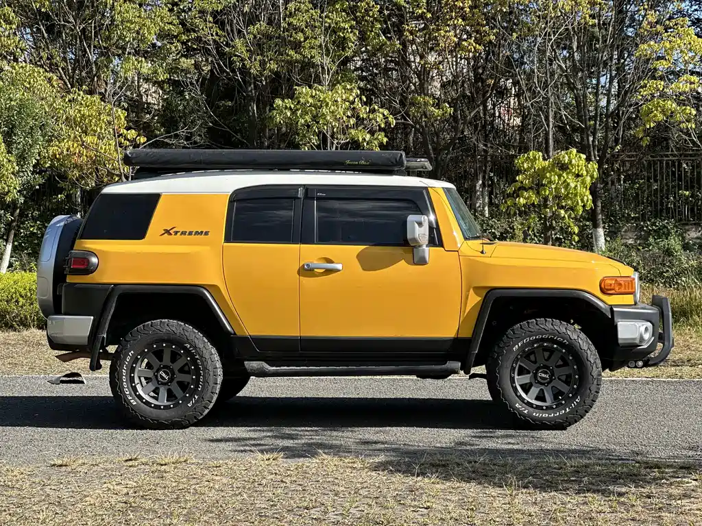 Toyota FJ Cruiser 2018 — фото 5