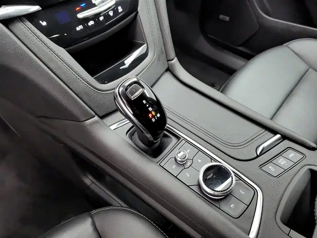Cadillac XT6 2020 — фото 13