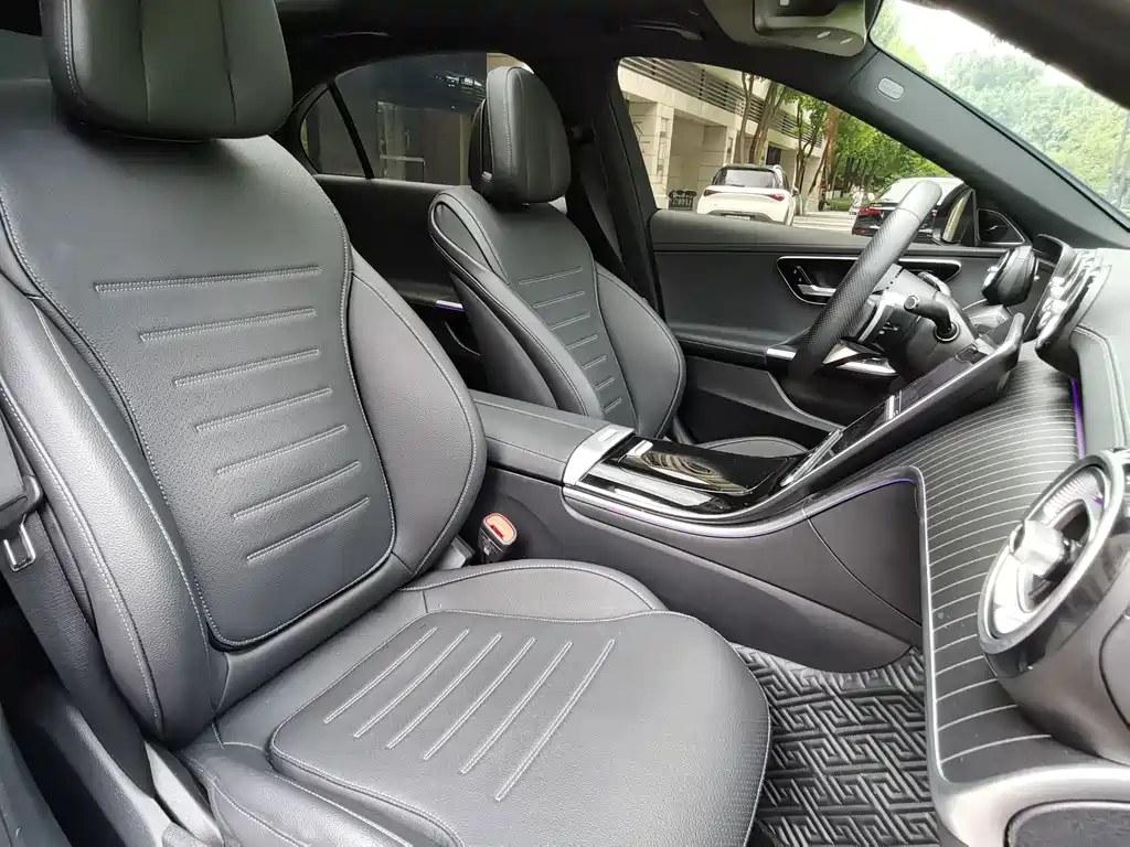 Mercedes-Benz C-Class 2023 — фото 16
