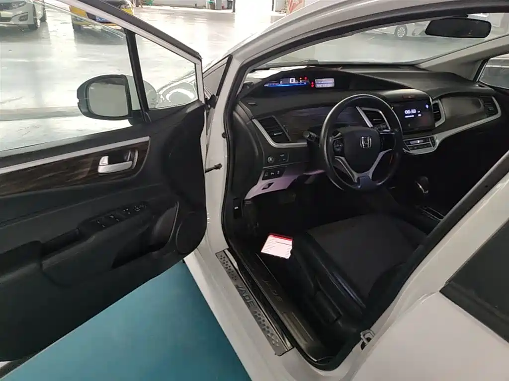 Honda Jade 2017 — фото 16