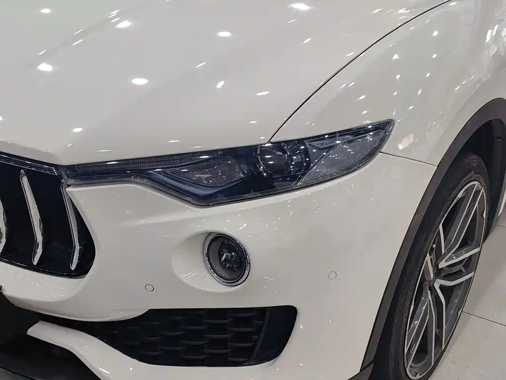 Maserati Levante 2019 — фото 10