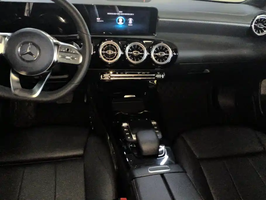 Mercedes-Benz A-Class 2022 — фото 16