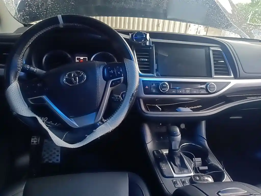 Toyota Highlander 2018 — фото 10