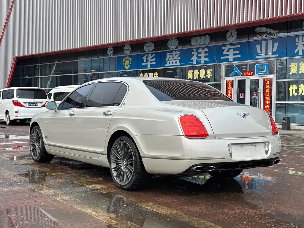 Bentley Flying Spur 2011 — фото 11