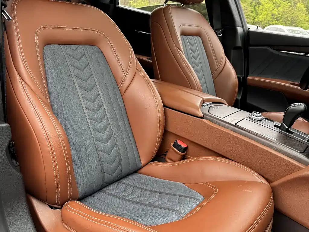 Maserati Quattroporte 2017 — фото 18