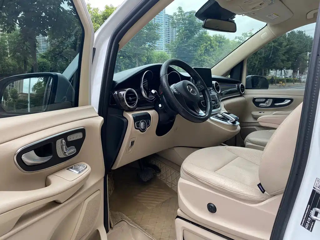 Mercedes-Benz V-Class 2017 — фото 4