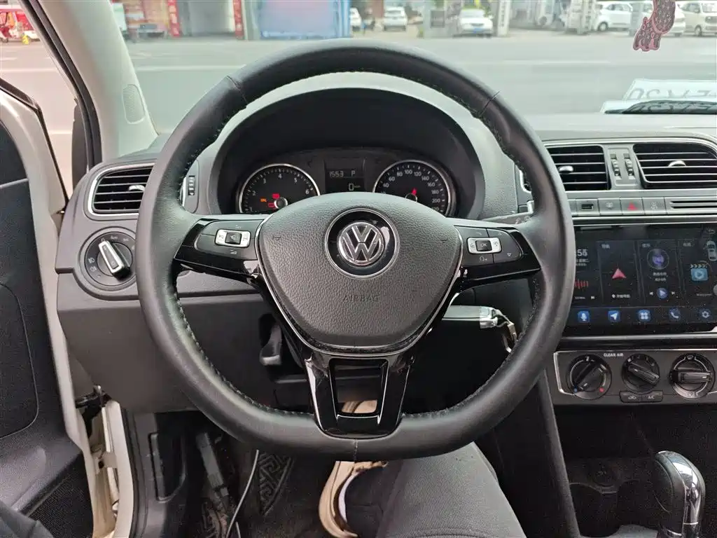 Volkswagen Polo 2018 — фото 11