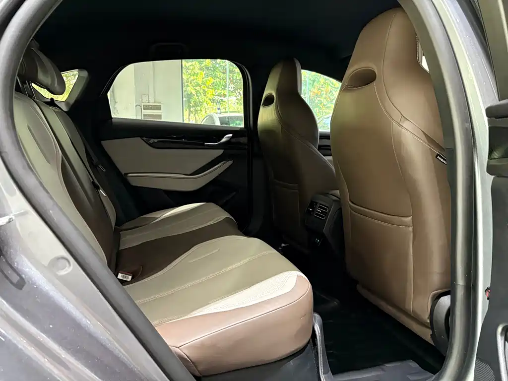 BYD Qin PLUS 2023 — фото 17