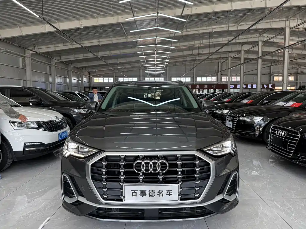 Audi Q3 2022 — фото 2