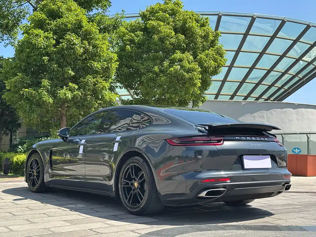 Porsche Panamera 2018 — фото 18