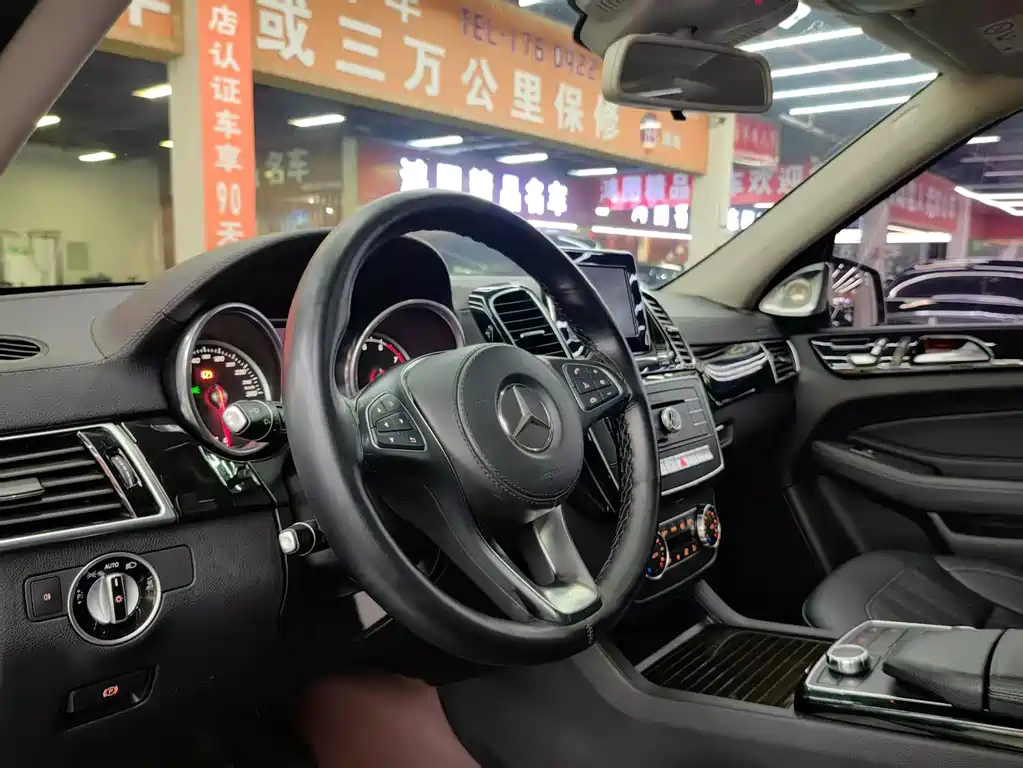 Mercedes-Benz GLS 2017 — фото 7