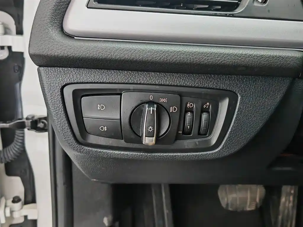 BMW 1 Series 2017 — фото 21