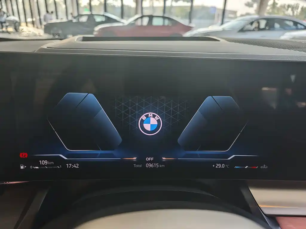 BMW 5 Series 2025 — фото 14