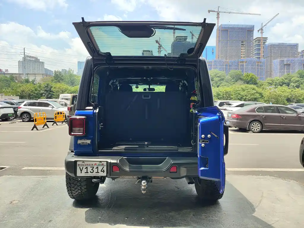 Jeep Wrangler 2020 — фото 18