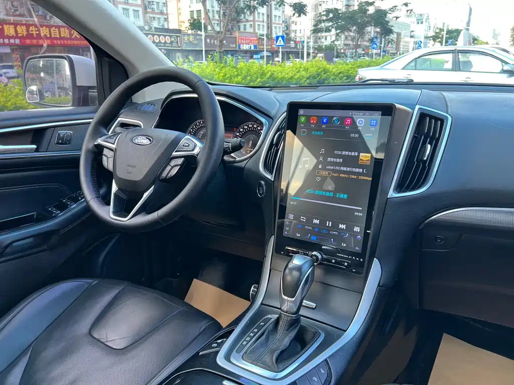 Ford Edge 2016 — фото 17