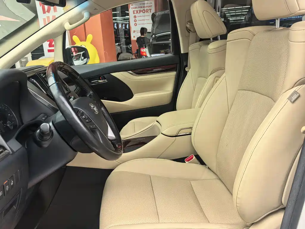 Toyota Alphard 2017 — фото 17