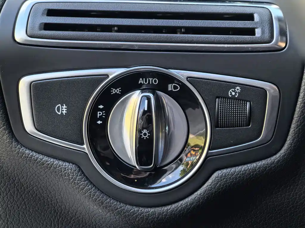 Mercedes-Benz C-Class 2016 — фото 20