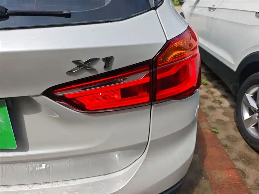 BMW X1 2016 — фото 8