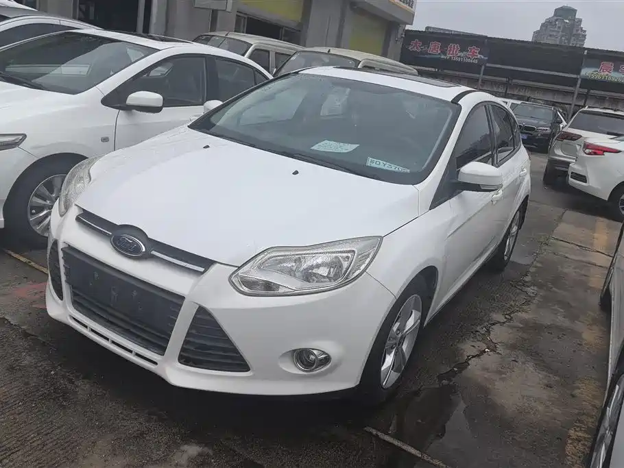Ford Focus 2014 — фото 1