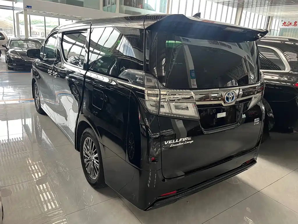 Toyota Vellfire 2021 — фото 10