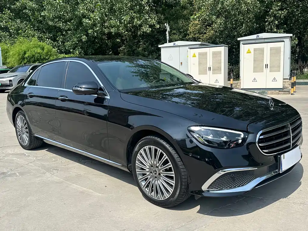 Mercedes-Benz E-Class 2023 — фото 4