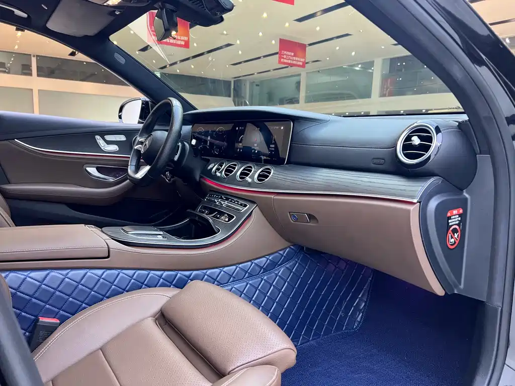Mercedes-Benz E-Class 2022 — фото 13