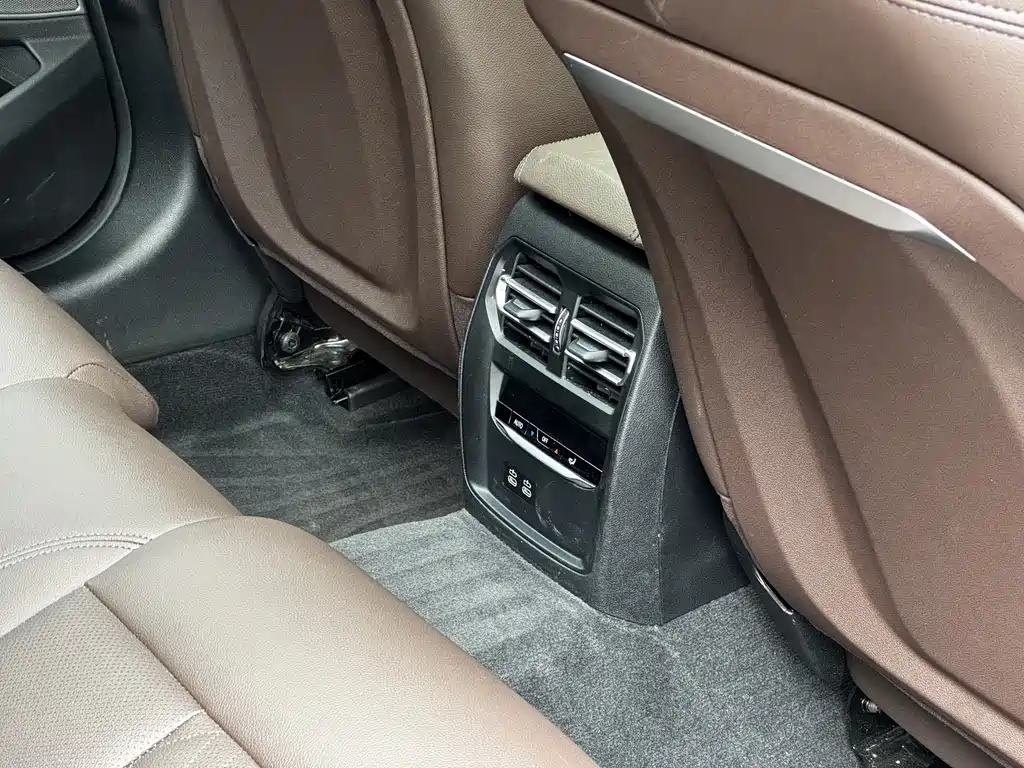 BMW 3 Series 2023 — фото 17