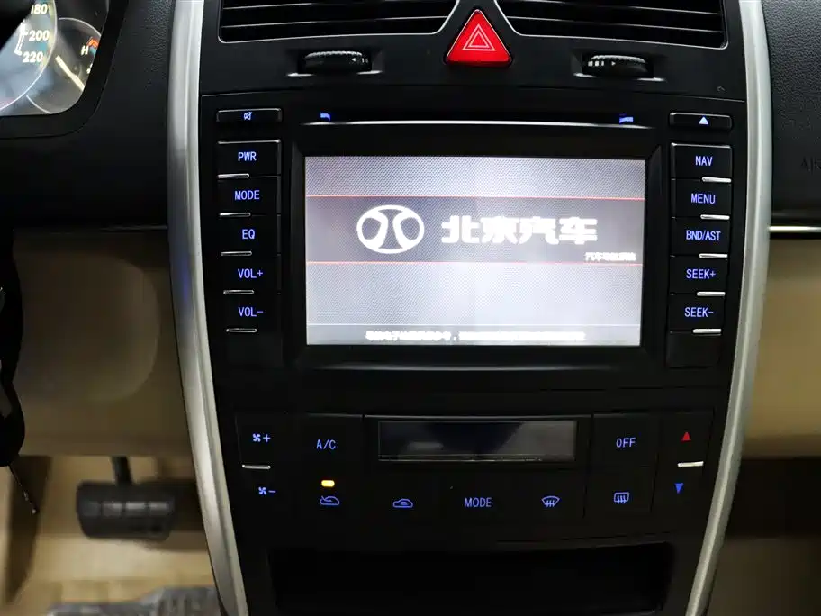 BAIC Motor E Series 2014 — фото 17