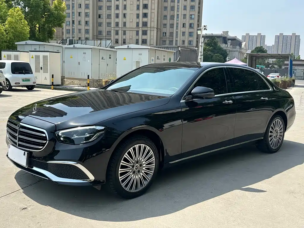 Mercedes-Benz E-Class 2023 — фото 1
