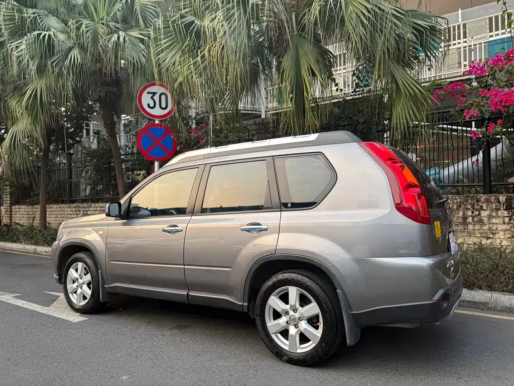 Nissan X-Trail 2011 — фото 14