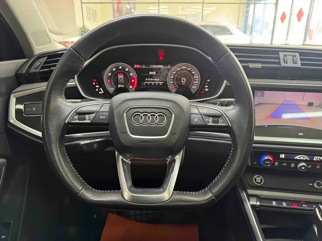 Audi Q3 2021 — фото 15