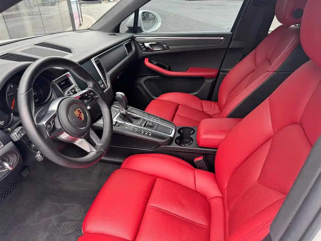 Porsche Macan 2017 — фото 12