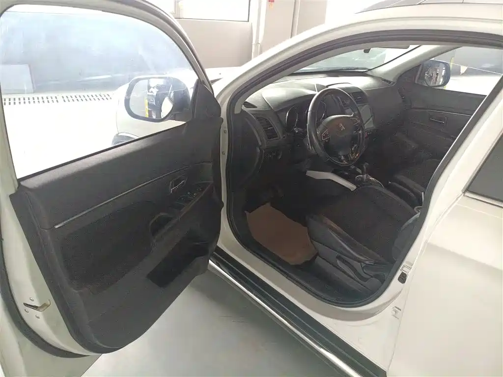 Peugeot 4008 2014 — фото 12