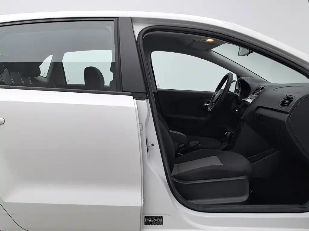 Volkswagen Polo 2019 — фото 23