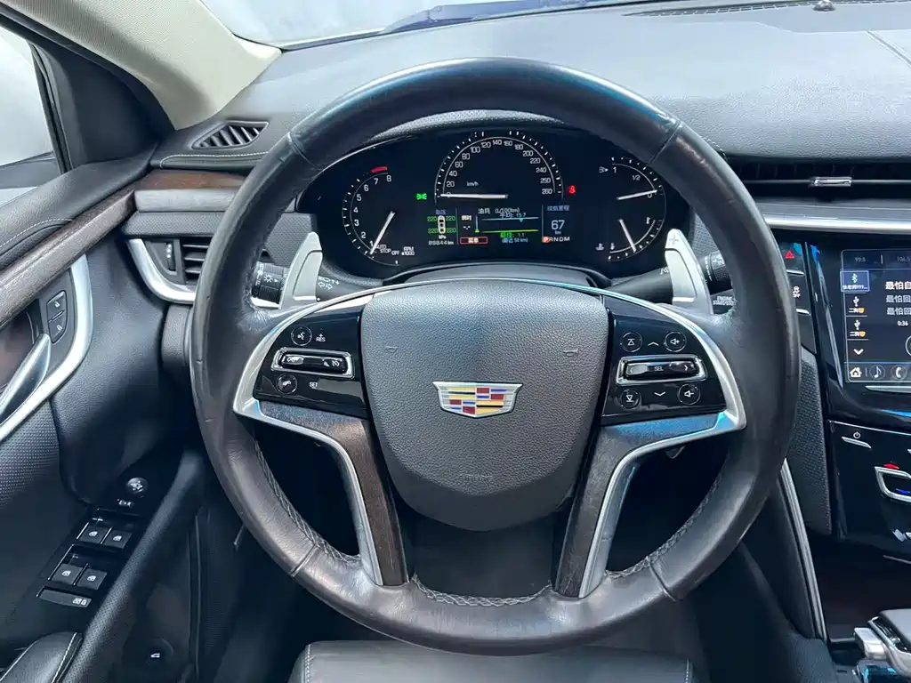 Cadillac XTS 2018 — фото 11