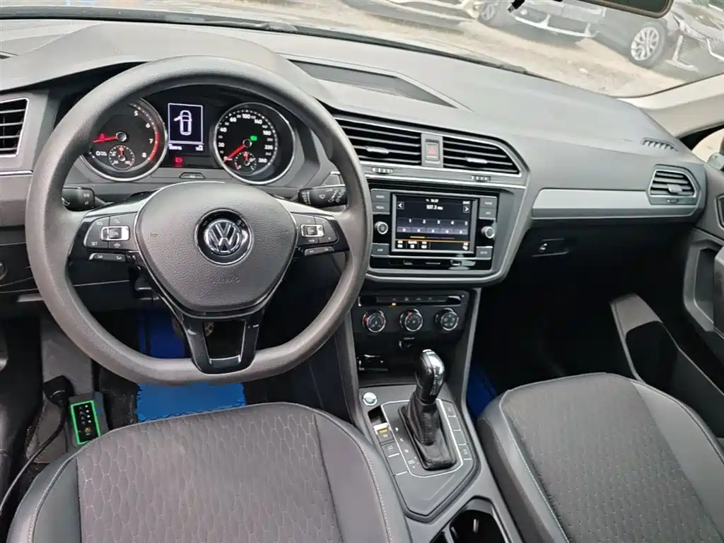 Volkswagen Tiguan L 2018 — фото 10